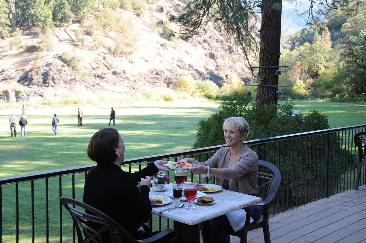 Morrisons Rogue River Lodge Merlin 外观 照片